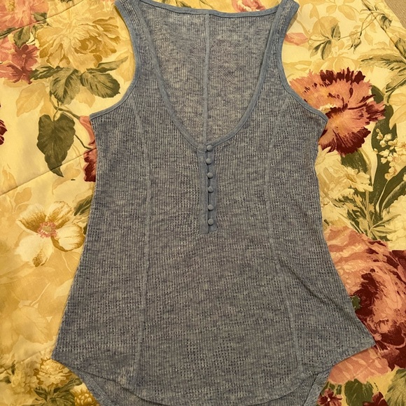 Tops - Picture 2 of 2